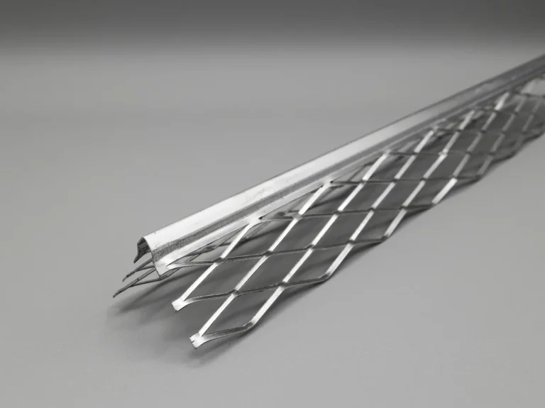 Article 2001/2001.L, cornière d’angle, galvanisée, pour enduit intérieur.