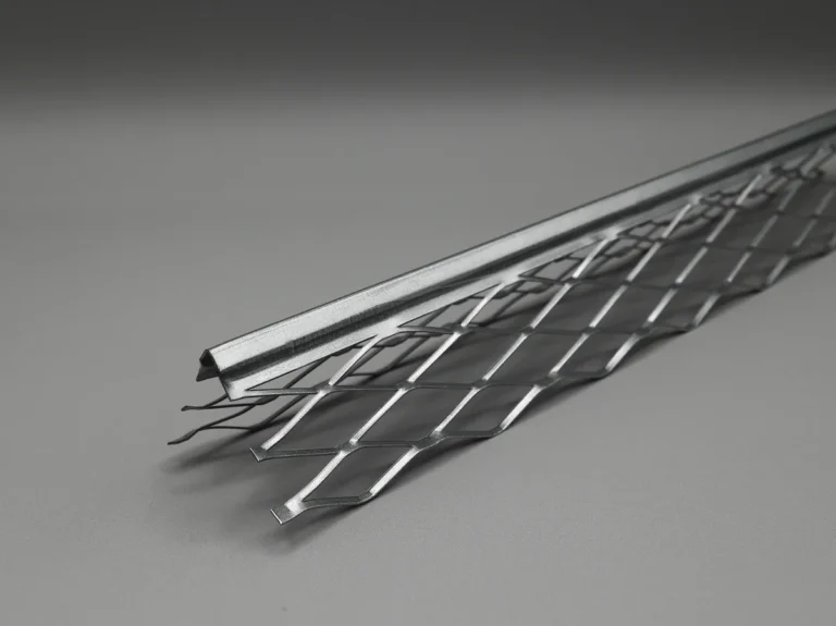 Article 2001.P, cornière d’angle, galvanisée, pour enduit intérieur.